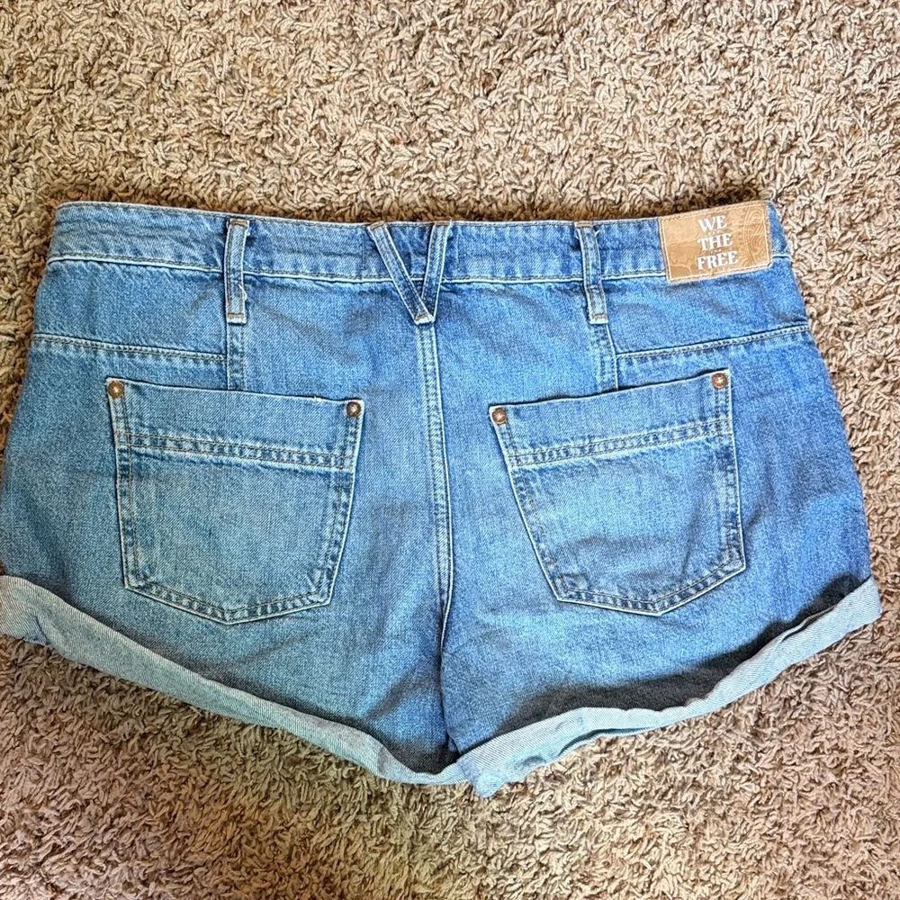 We The Free Light Blue Jean Shorts - Picture 3 of 5